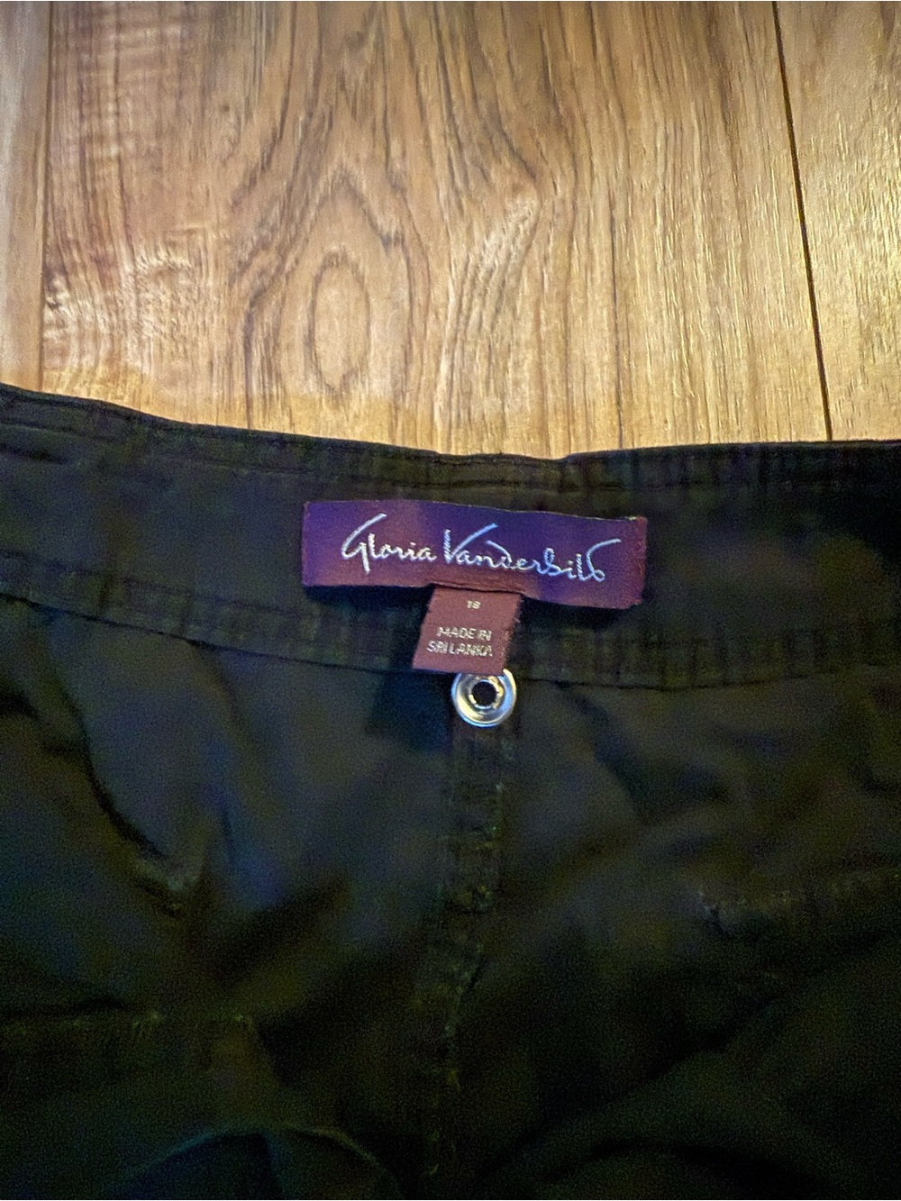 Gloria Vanderbilt Black Capris with Snap Detail